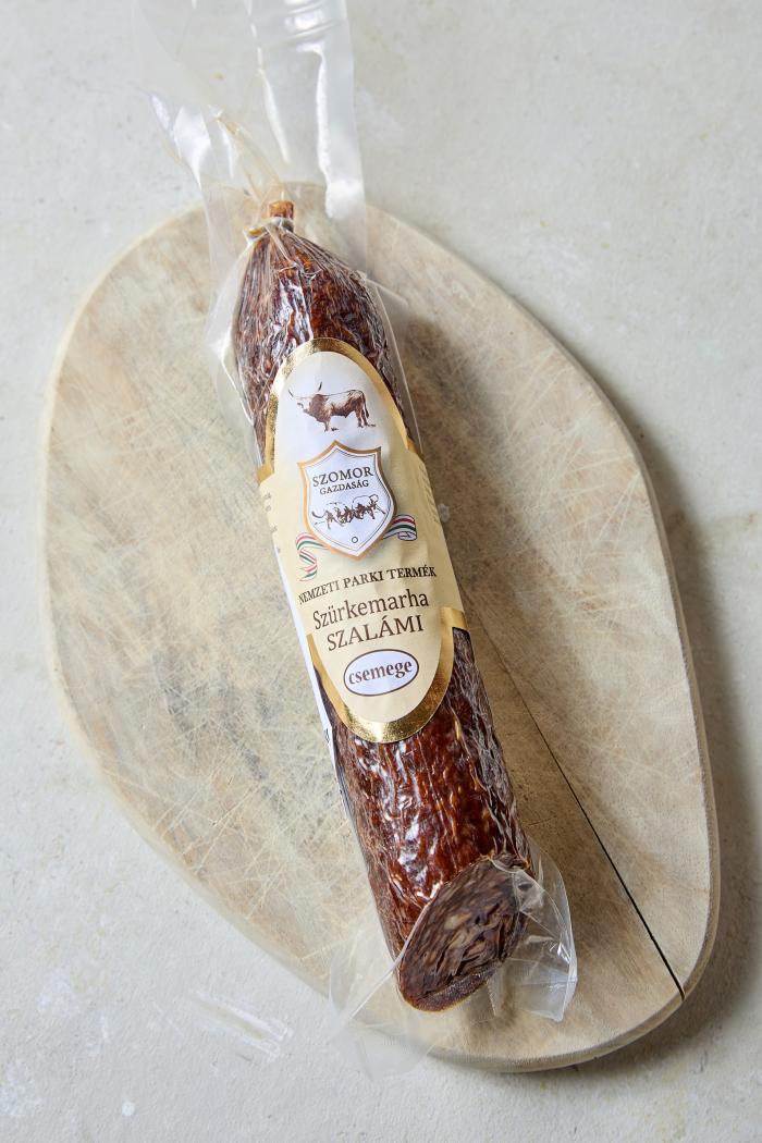 Szomor - Szürkemarha szalámi felezett kb. 330 g