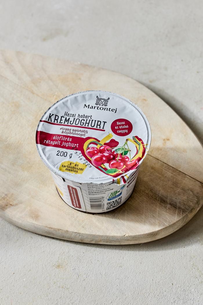 Martontej E-mentes habart meggyes joghurt 200 g