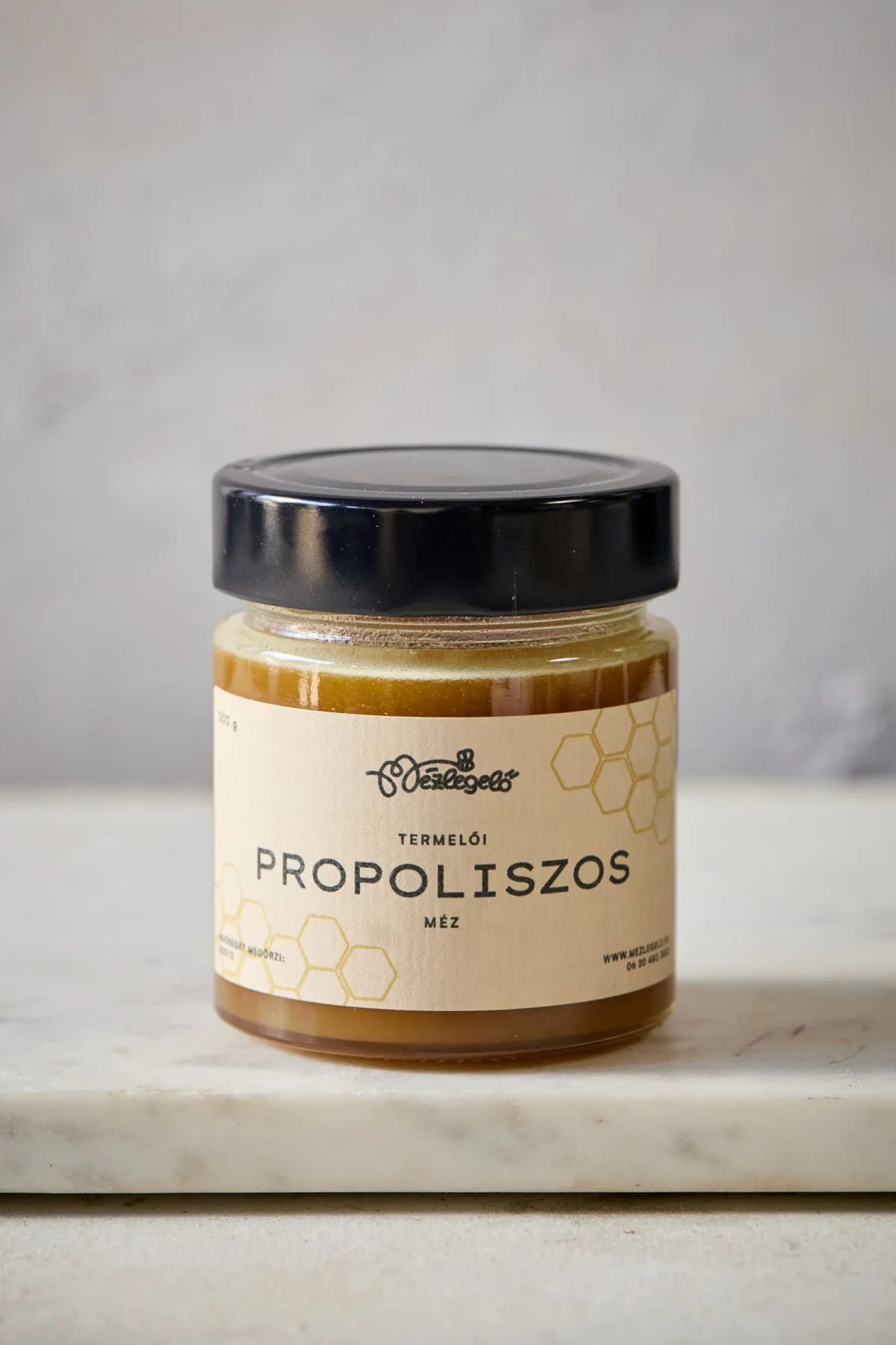 Mézlegelő - propoliszos méz